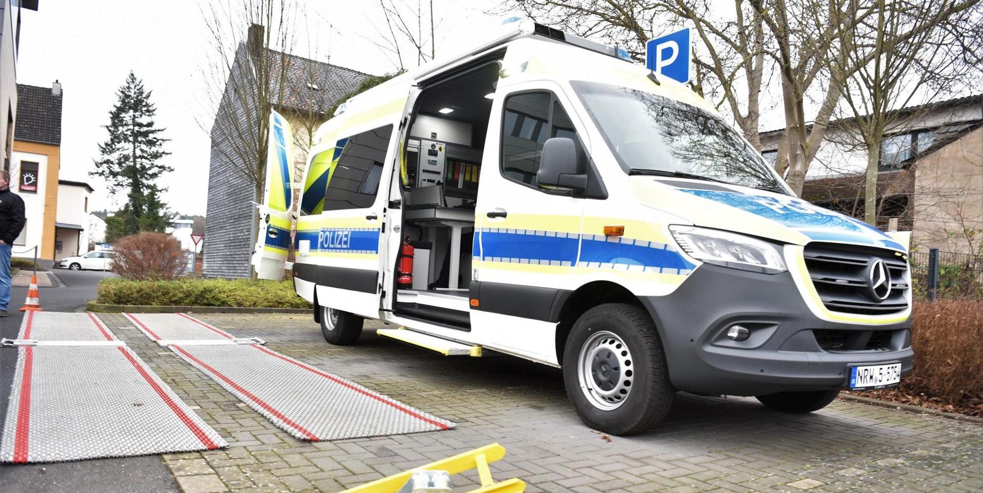 Prüffahrzeug Polizei Euskirchen