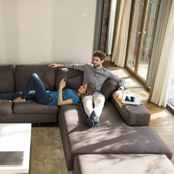 Aufgeräumte_Wohnung_Mann_Frau_imago