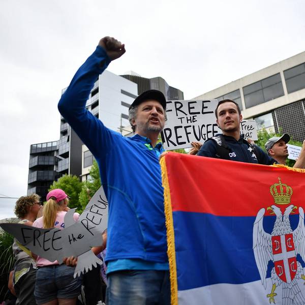 Demo vor Djoko Hotel