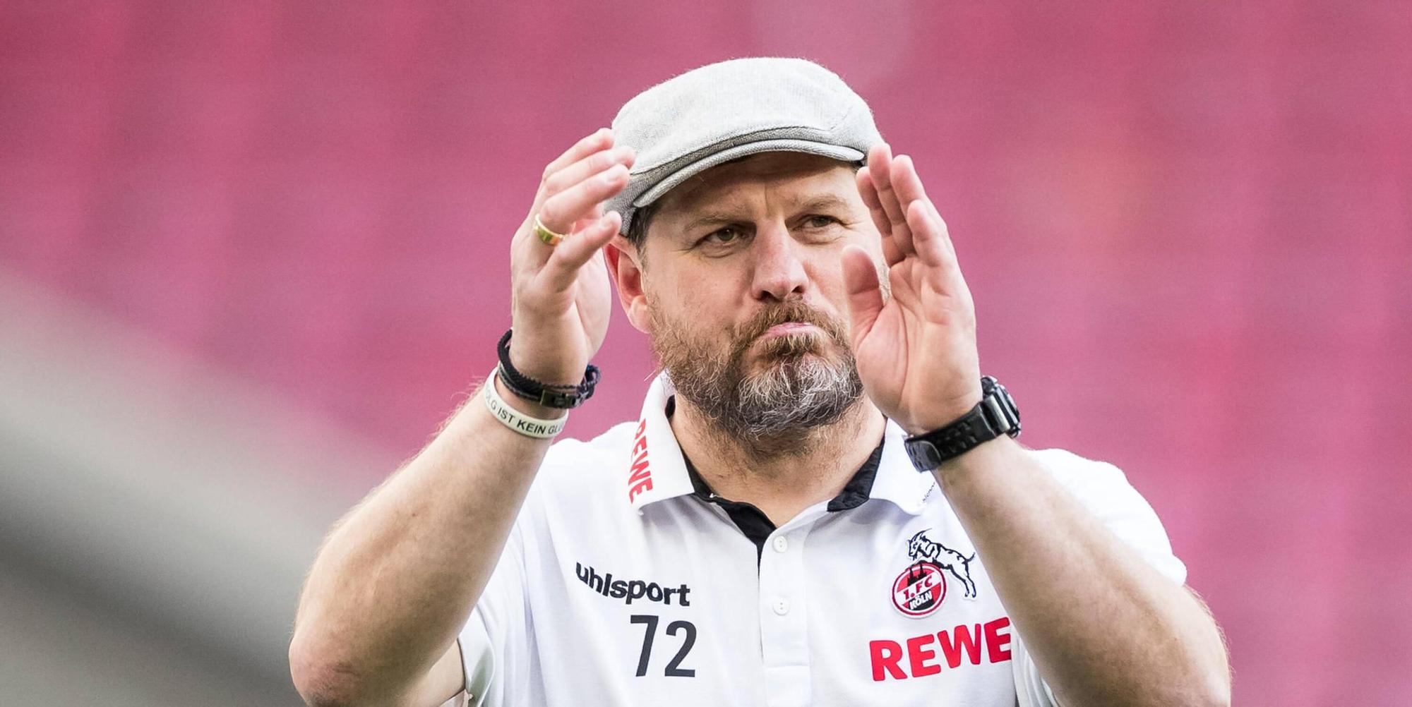 Steffen Baumgart klatscht