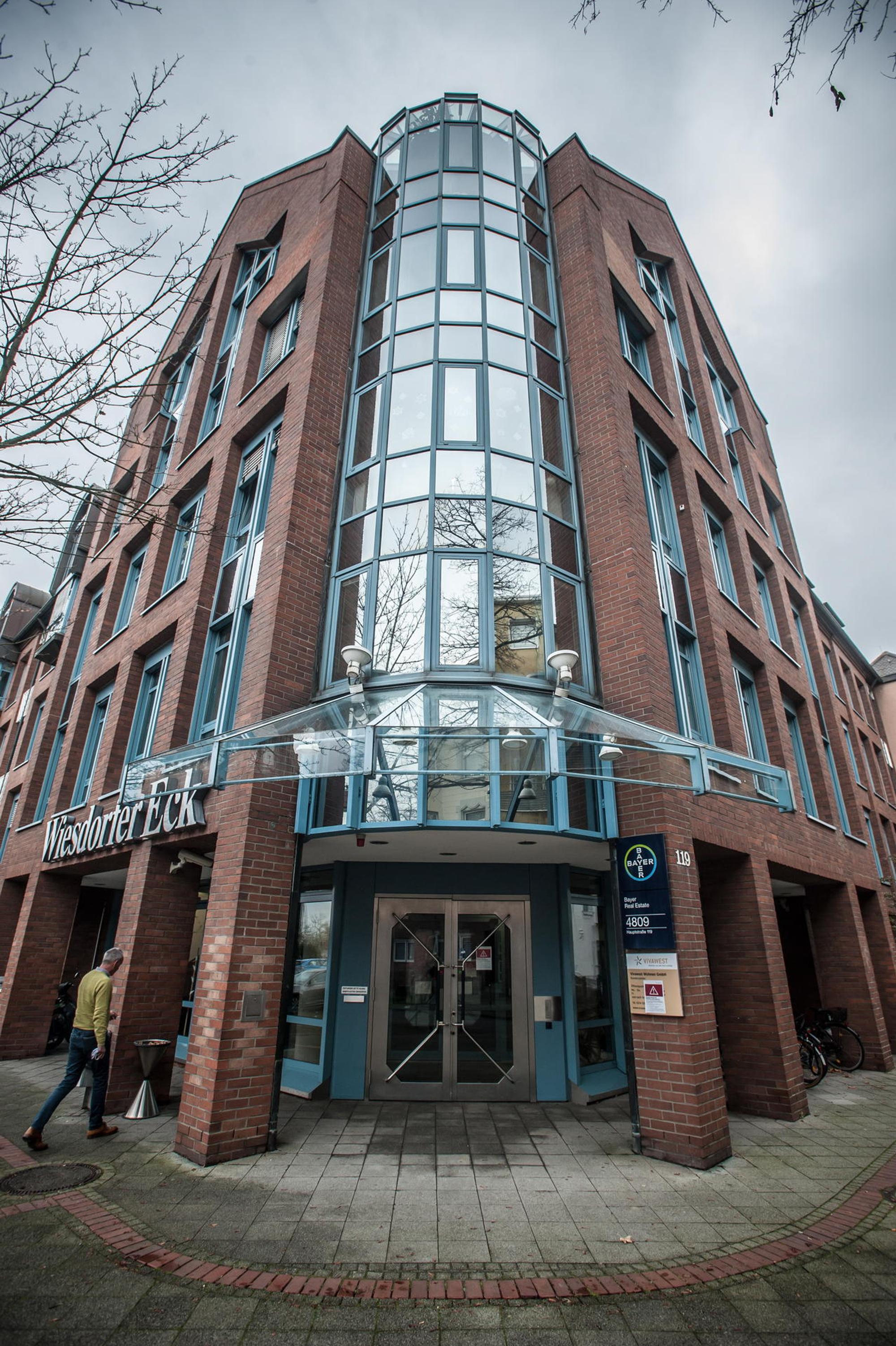 bayer-bueros-hauptstrasse-leverkusen_ALF_3889