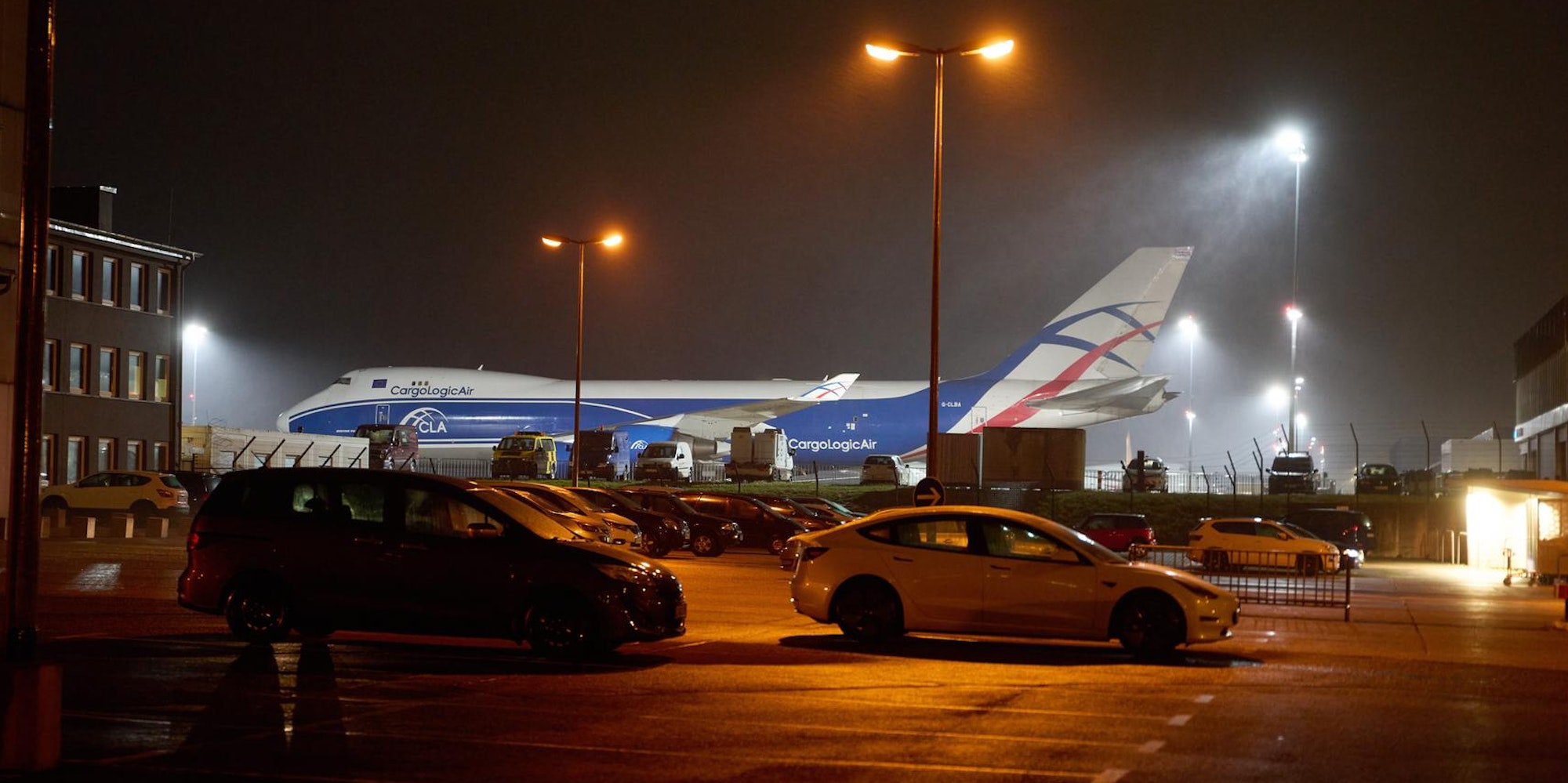 Jumbojet Hahn dpa 070422