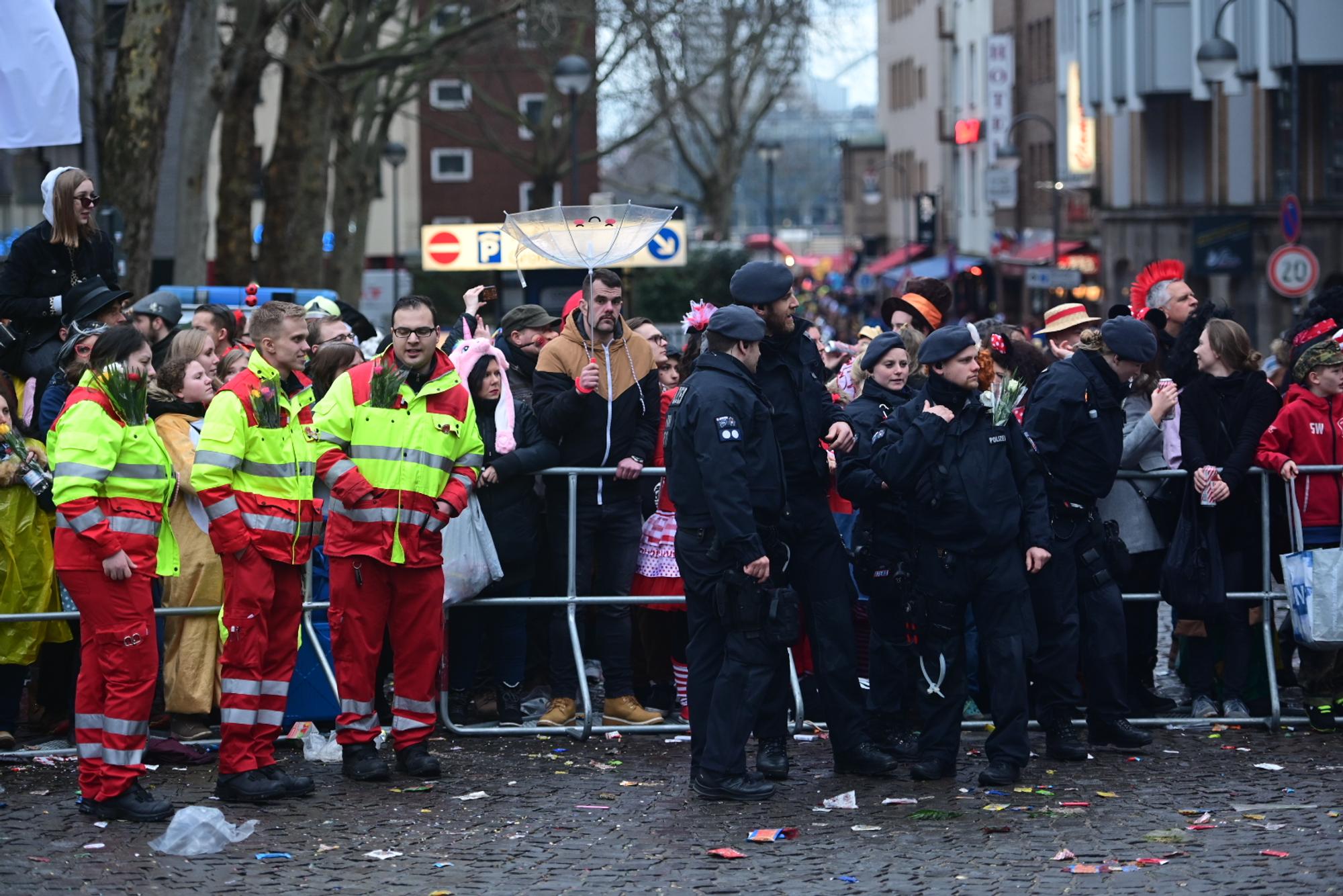 Einsatzkräfte Rosenmontag