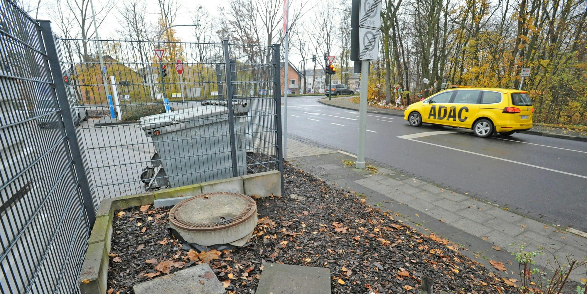 le-tankstelle-zaun(2)