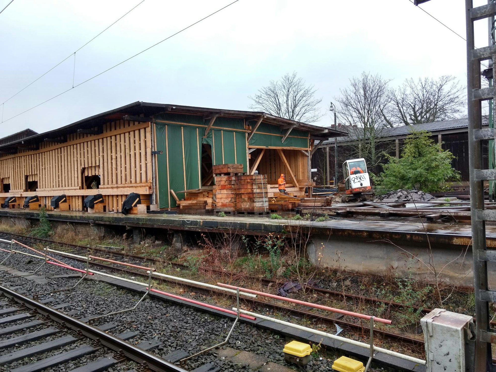 Eingehauste_alte_Güterhalle_Beuel