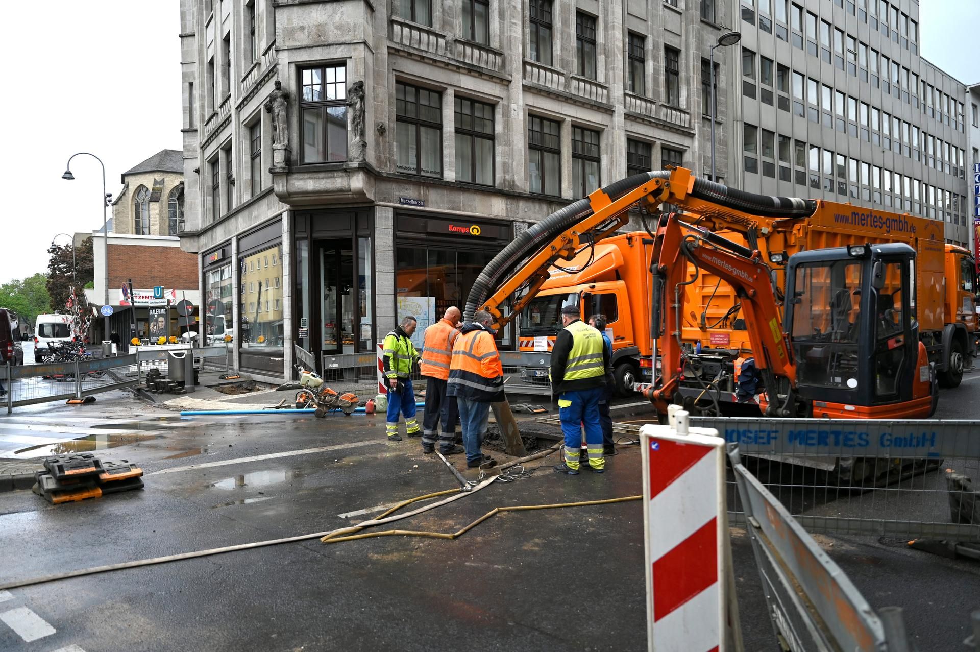 wasserrohrbruch marzellenstraße
