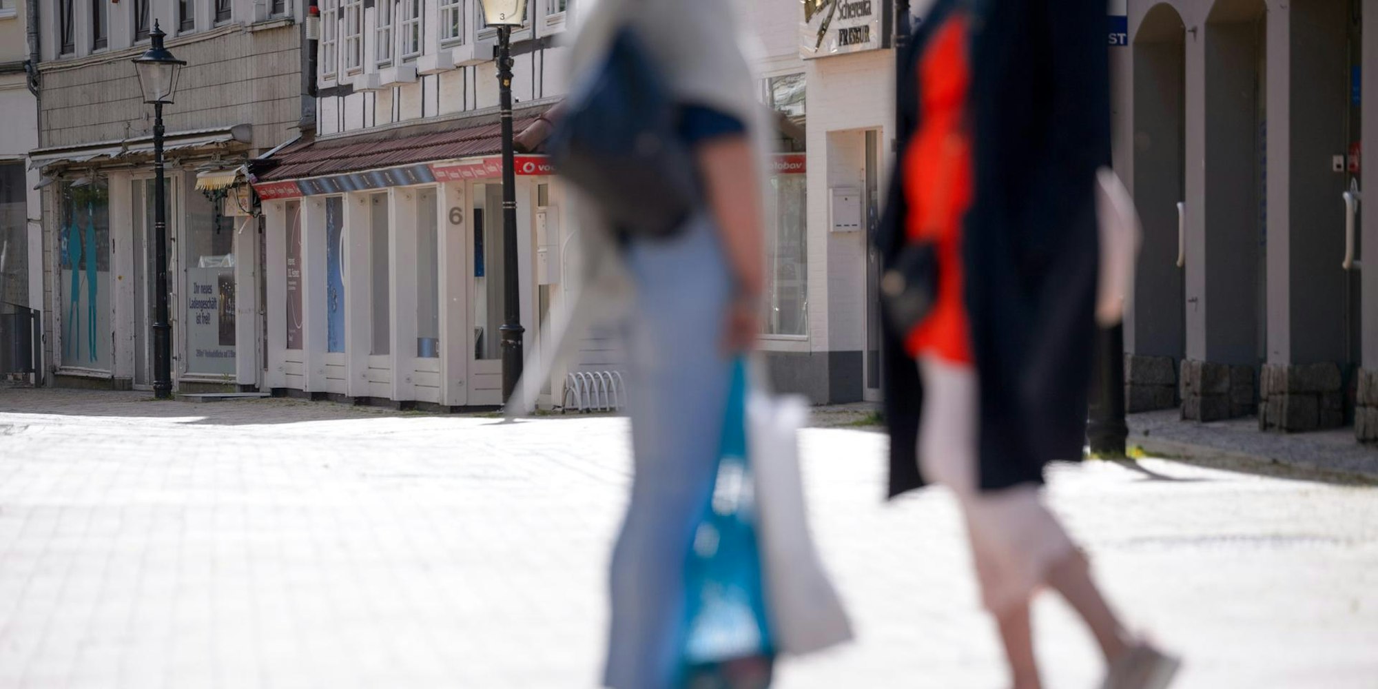 Kunden kehren in Läden zurück
