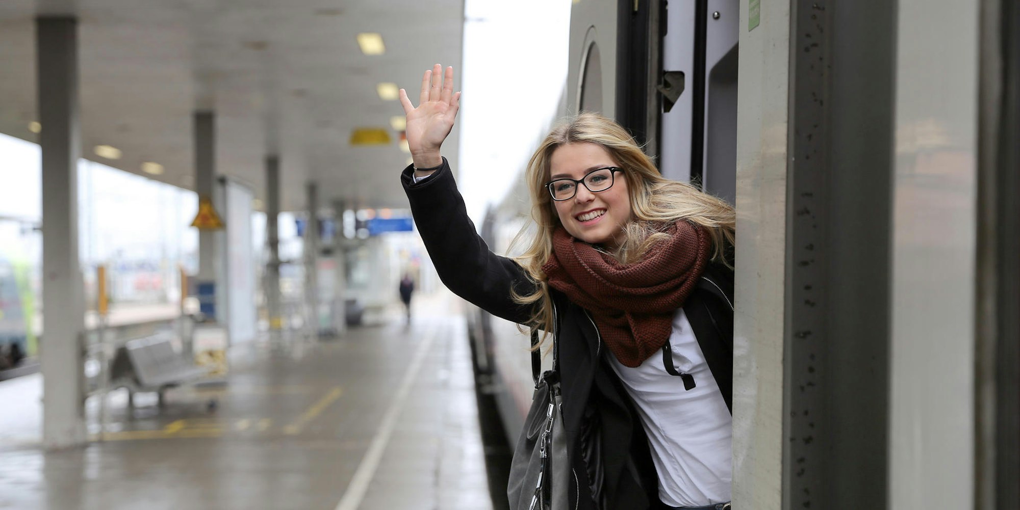 Fernbeziehung_Symbol_dpa