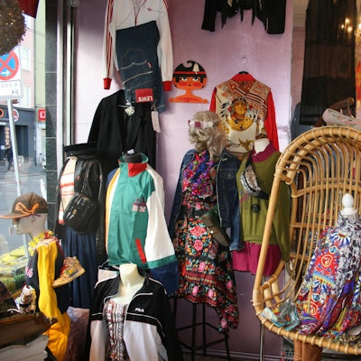 Verrücktes und Ausgefallenes gibt es bei Entlarvt auf der Zülpicher Straße.