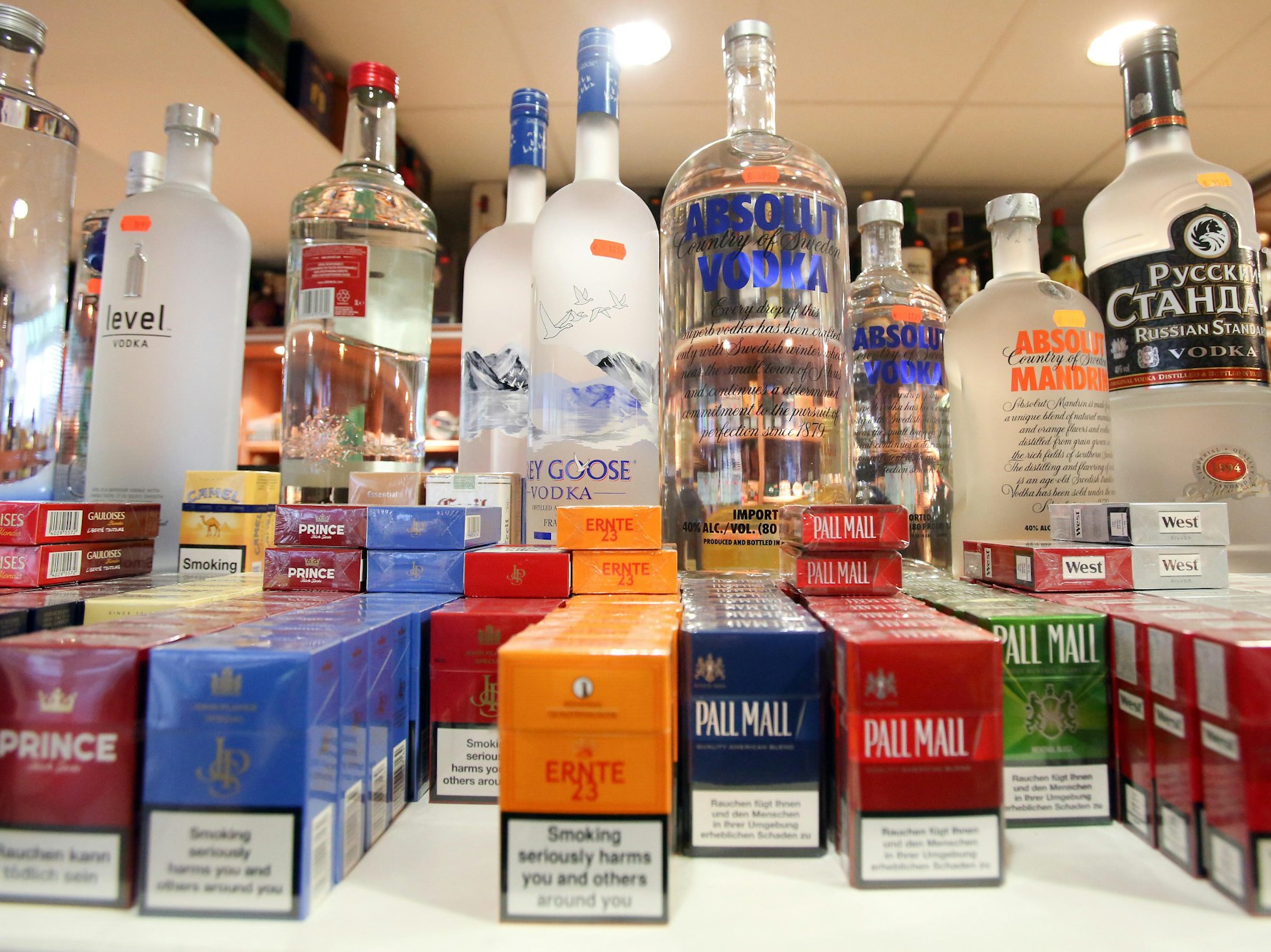 Tabak und Spirituosen im Geschäft