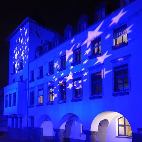 rde_KP_Bezirksrathaus_angestrahlt2