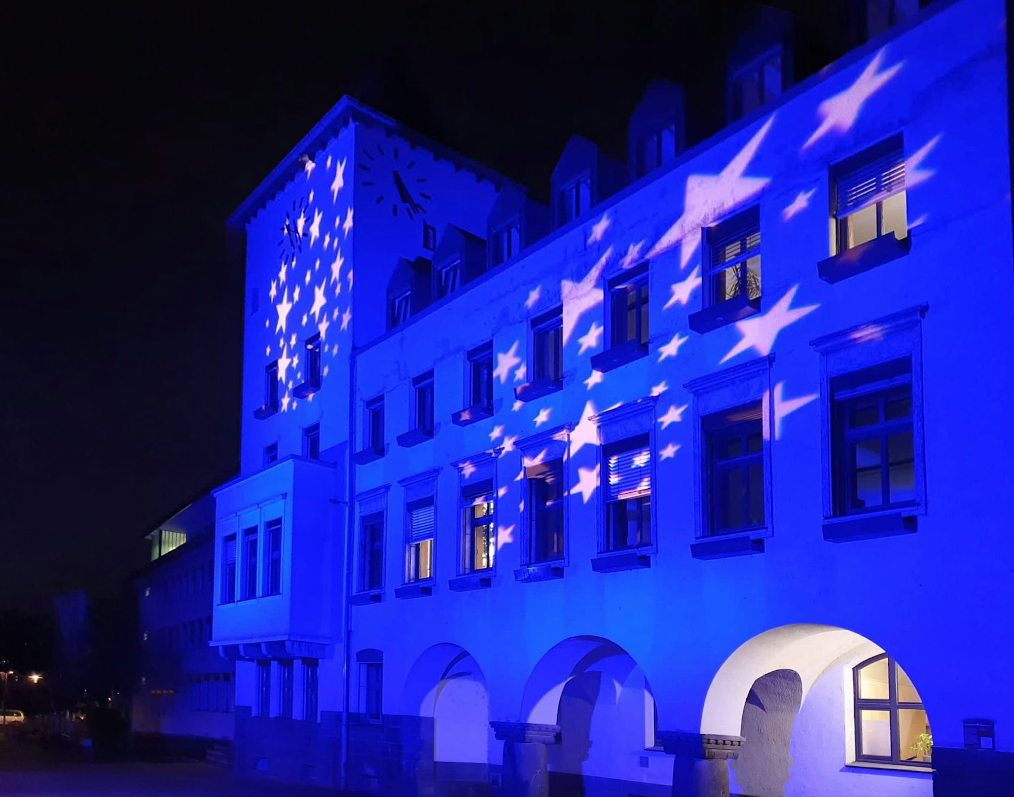 rde_KP_Bezirksrathaus_angestrahlt2