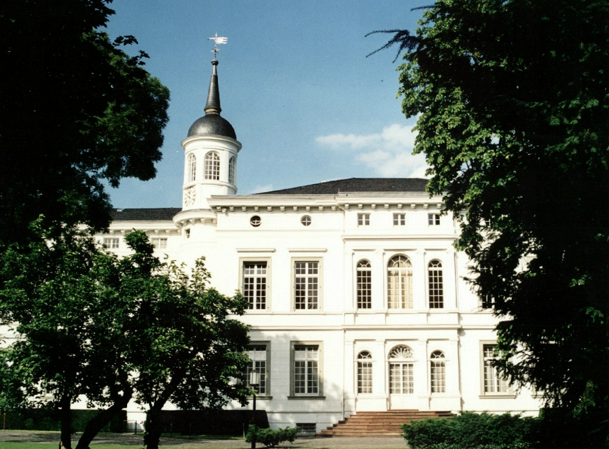 Wikimeida Palais Schaumburg 2.5 Ziko-C