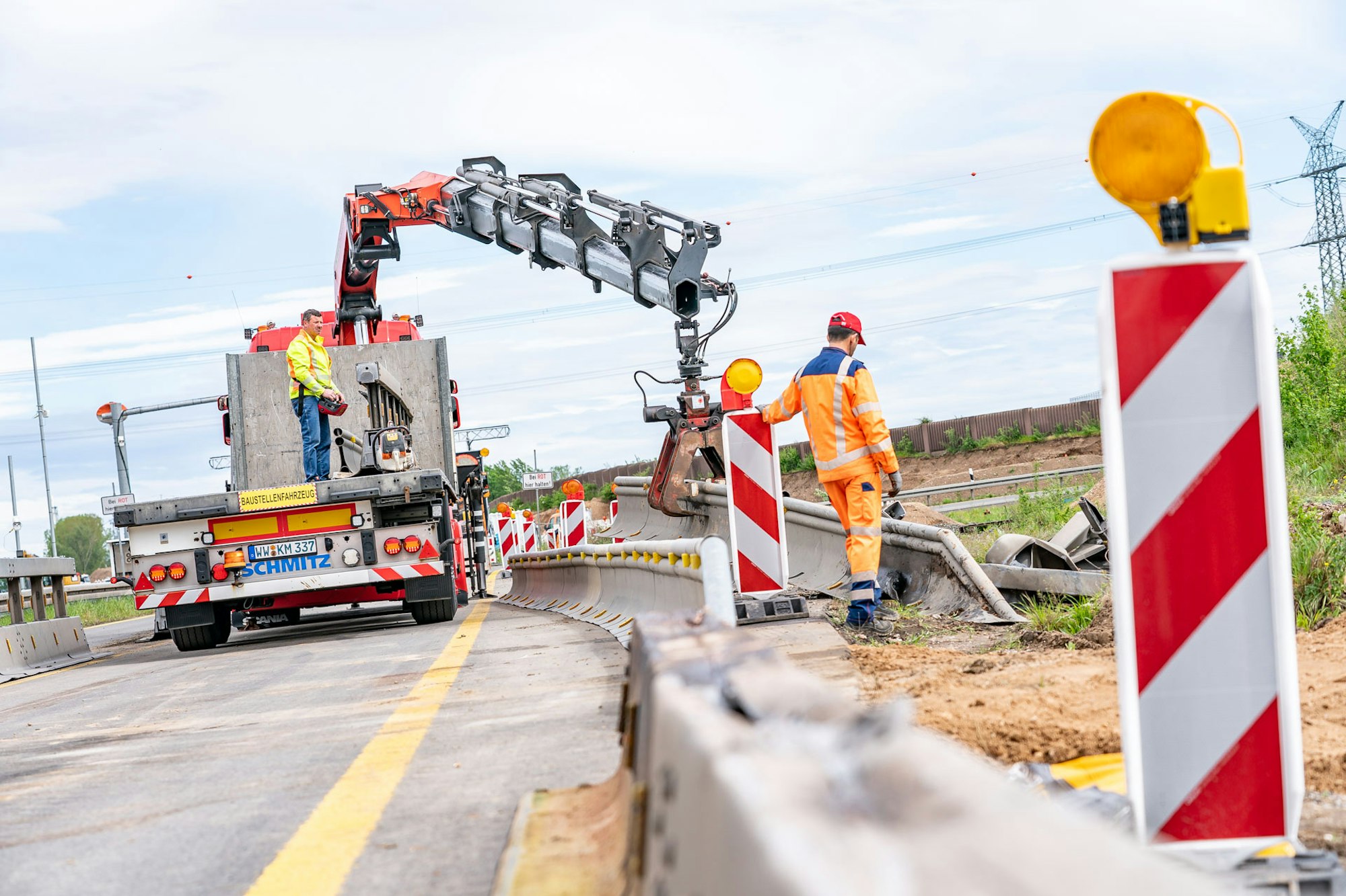 1920_190425_BEN_AUTOBAHNSCHRANKE_04091