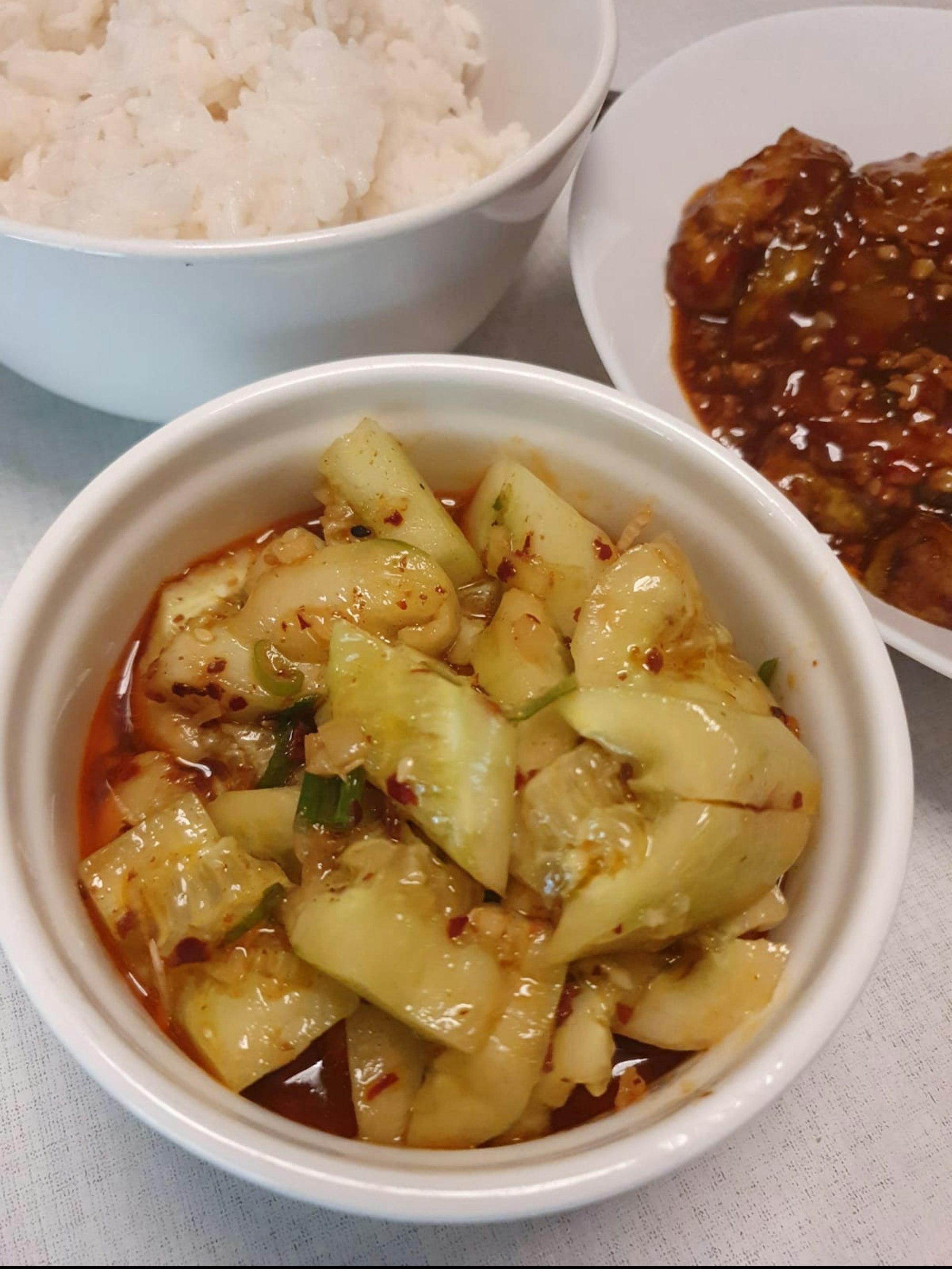 gurkensalat-mit-knoblauch_Credit-Floss