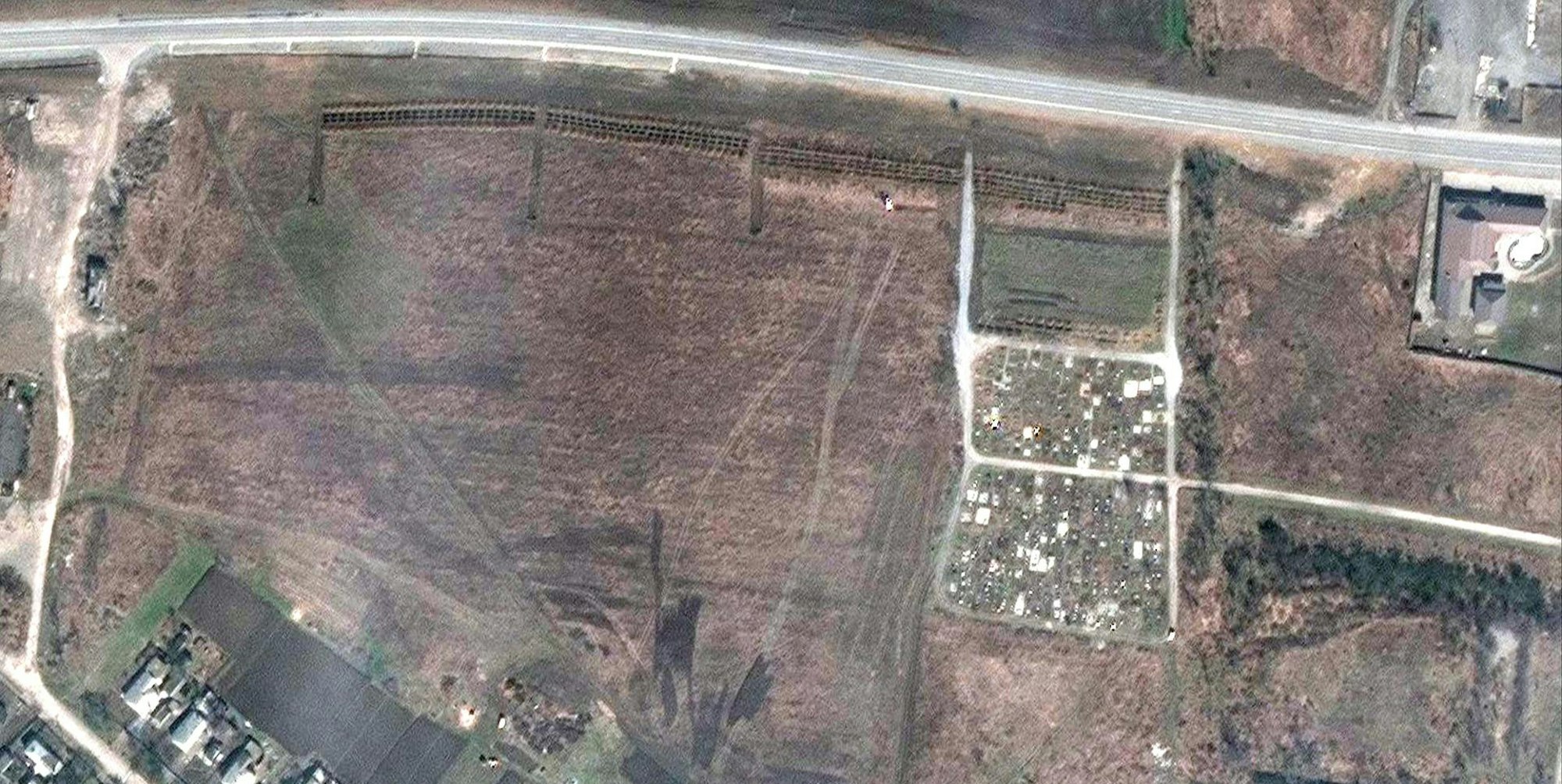 Maxar Satelliten Massengrab 220422