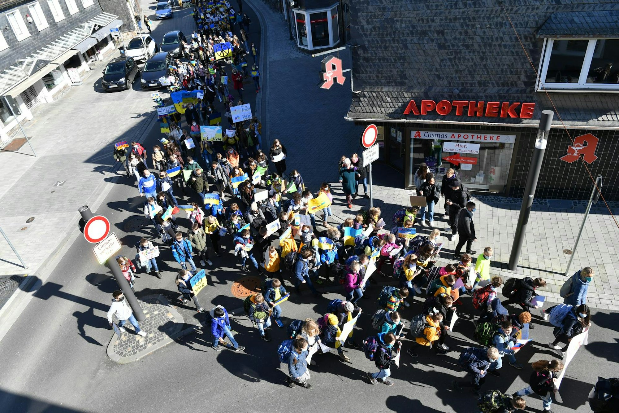 20220309_OWN_FRIEDENSDEMONSTRATION St.ANGELA_GYMNASIUM_WIPPERFÜRTH_OWL_4966-
