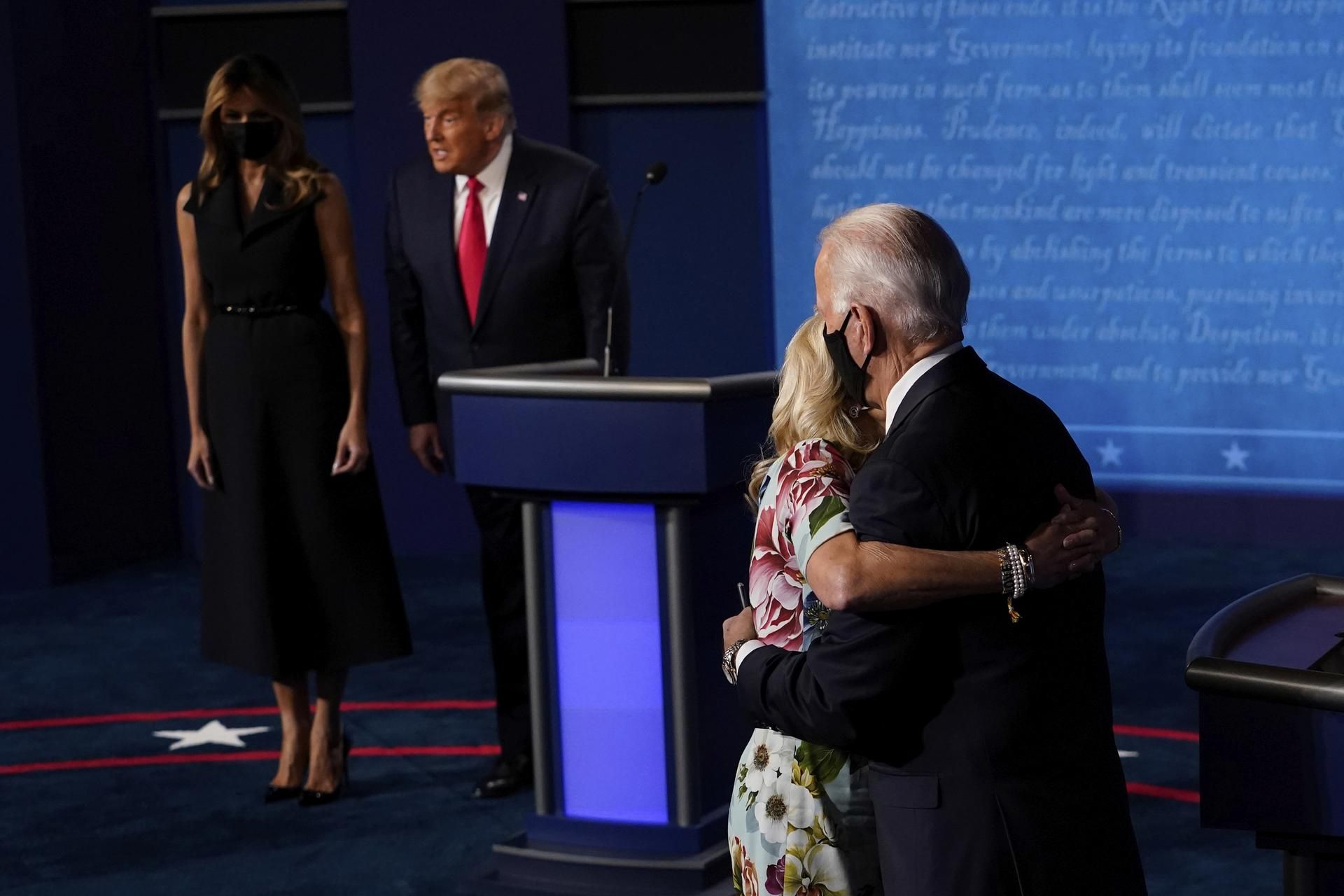 Melania Trump und Jill Biden (1)