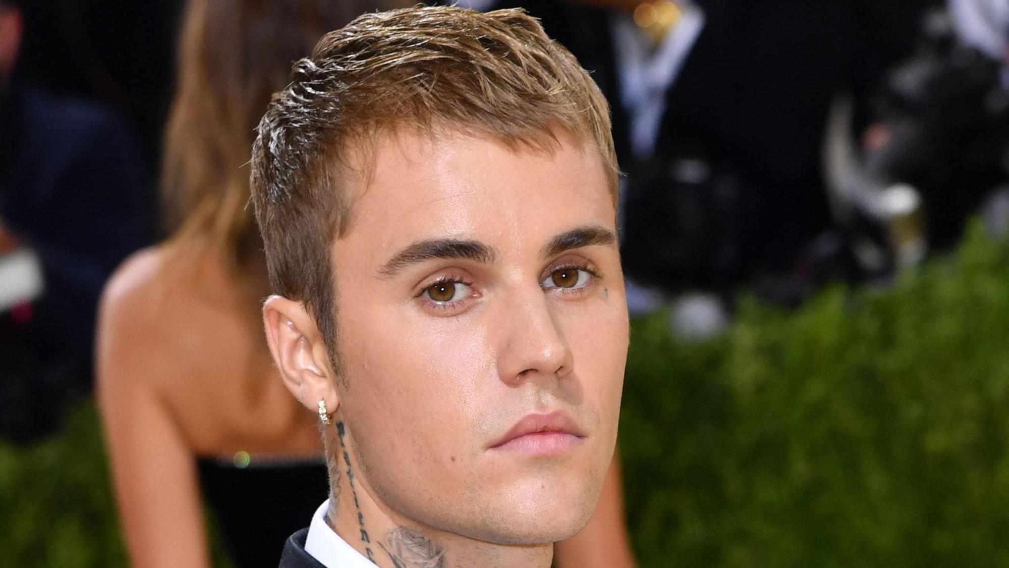 Justin Bieber bei einem Auftritt auf dem roten Teppich.