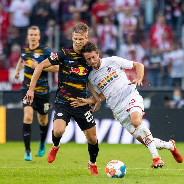Mark Uth im Zweikampf