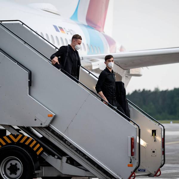 Nati Flugzeug Symbolbild
