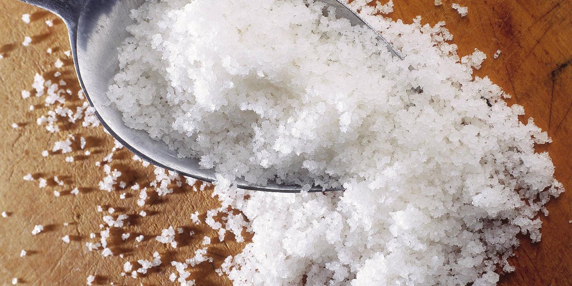 Fleur de Sel_Meersalz_auf_einem_Löffel