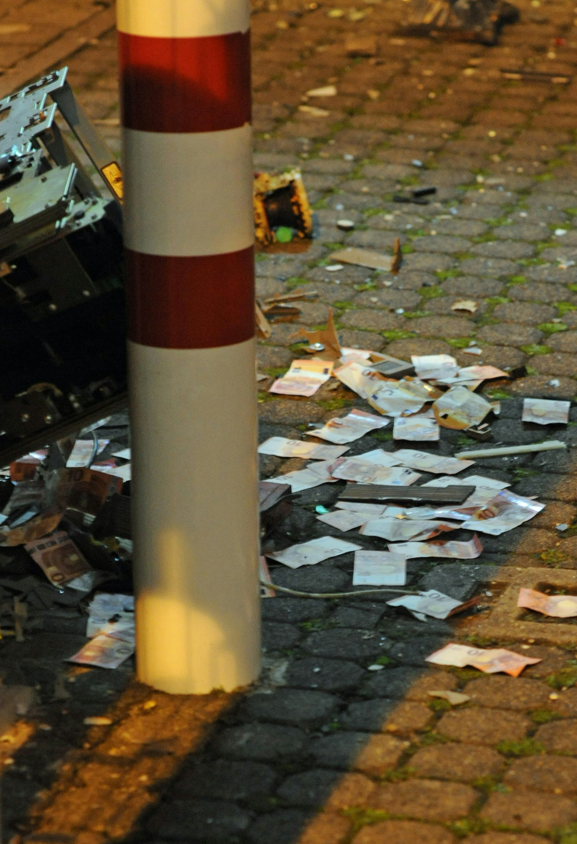 geldautomat in frechen gesprengt 1