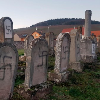 Gräber Hakenkreuz Westhoffen