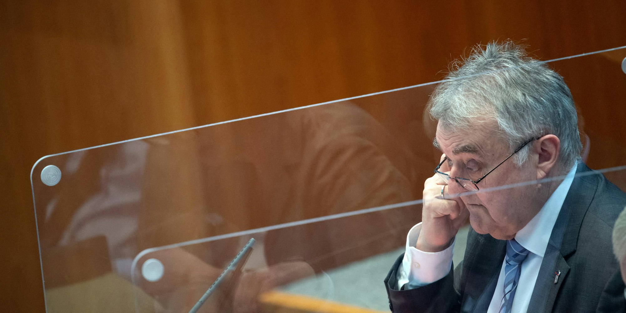 reul-landtag-200521-dpa