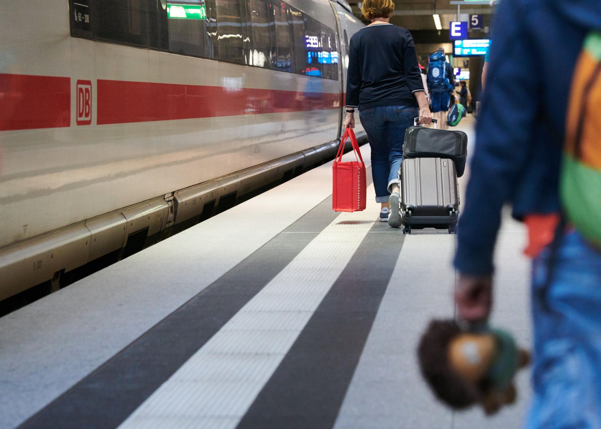 DB Bahnsteig Reisende