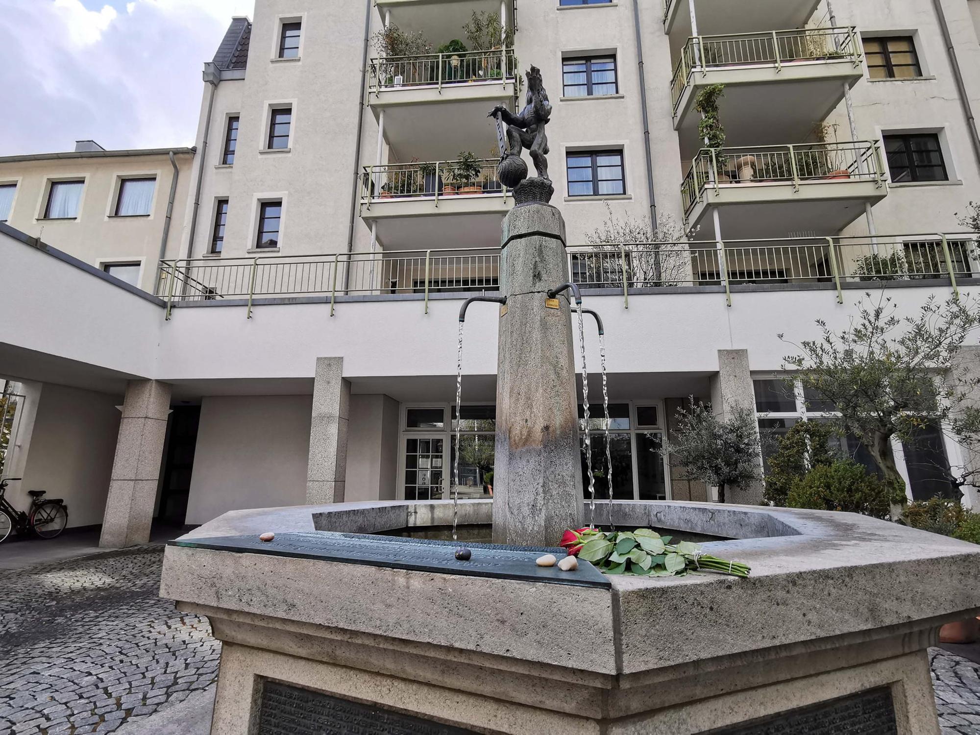 nab210412_Erich_Klibansky_Platz_02