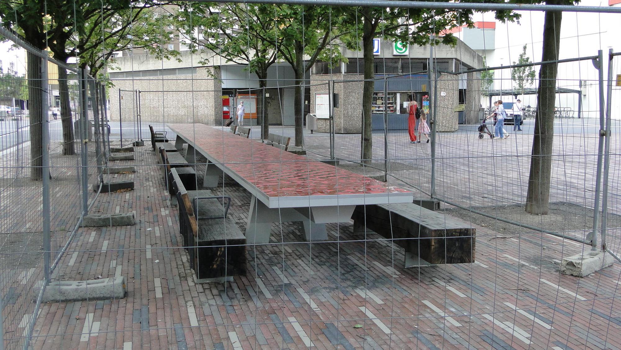 Pariser Platz - Tisch der Nationen