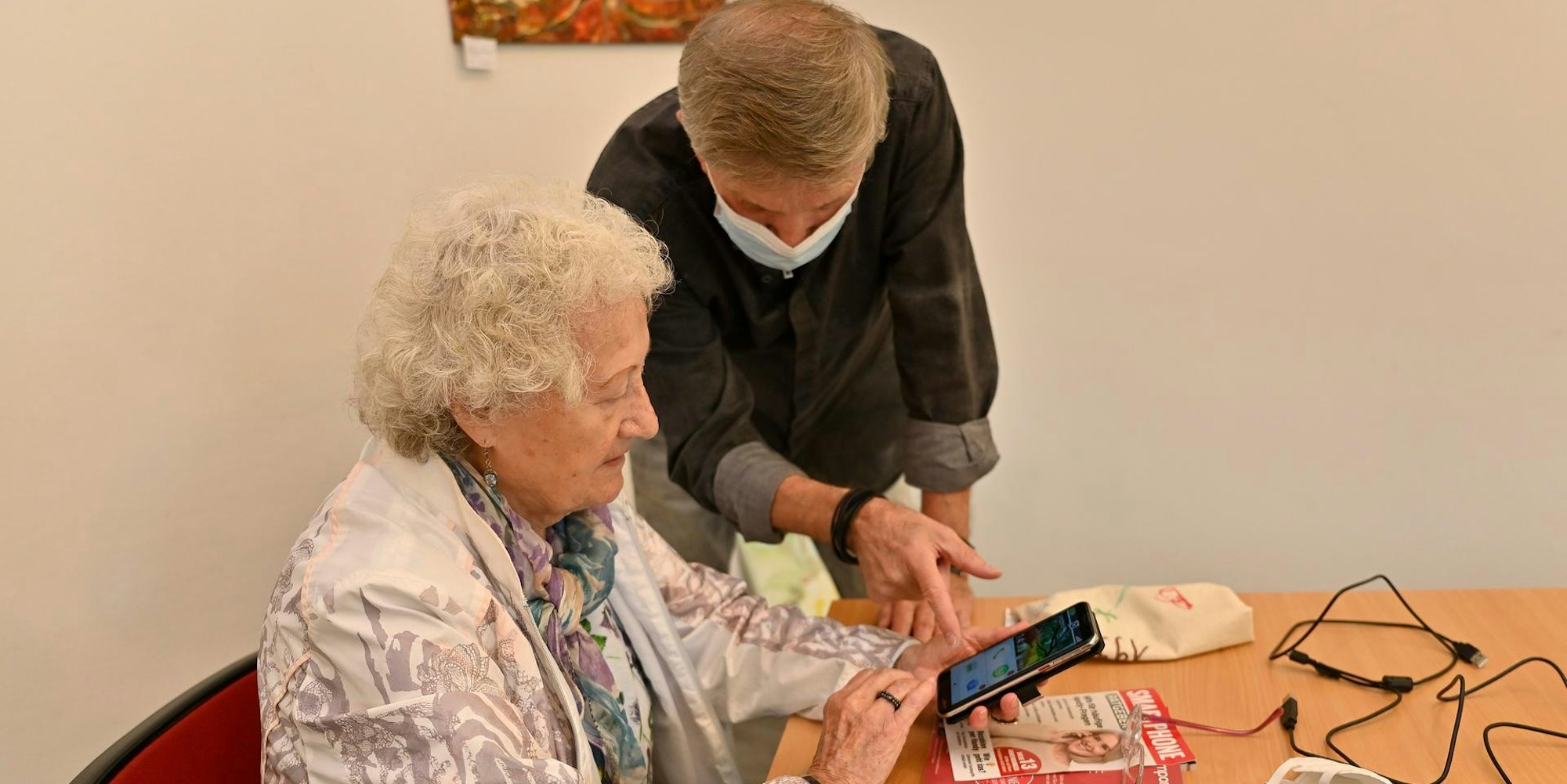 Smartphone Symbolbild 230821