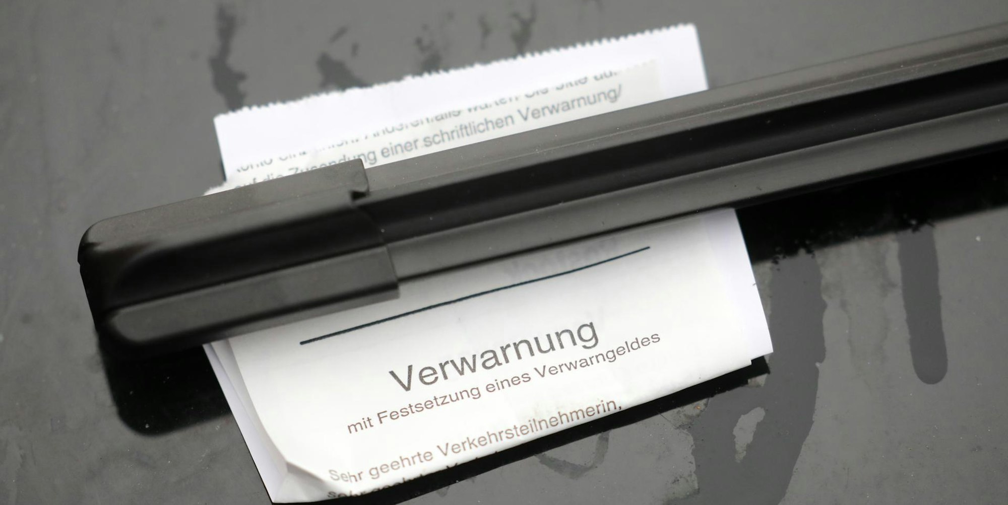 Knöllchen Bußgeld dpa