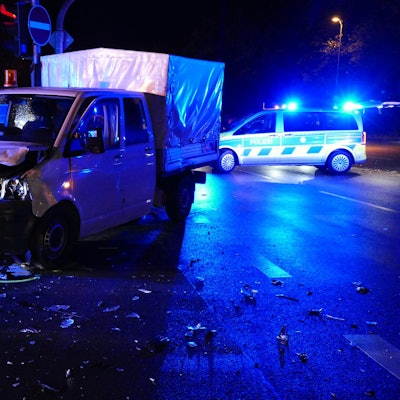 Unfall Hennef Transporter 261022