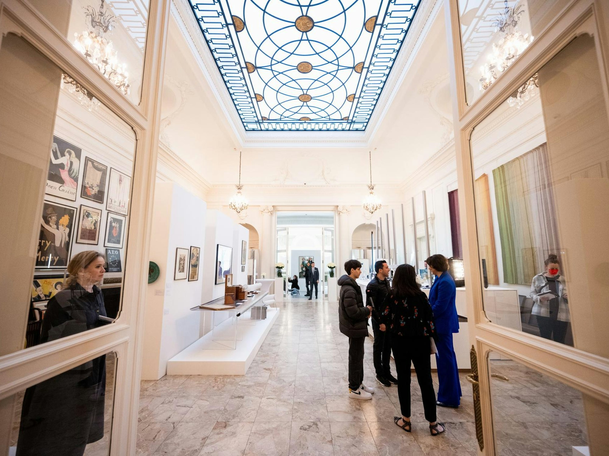 cob_20220426_Karl_Lagerfeld_Sothebys_13