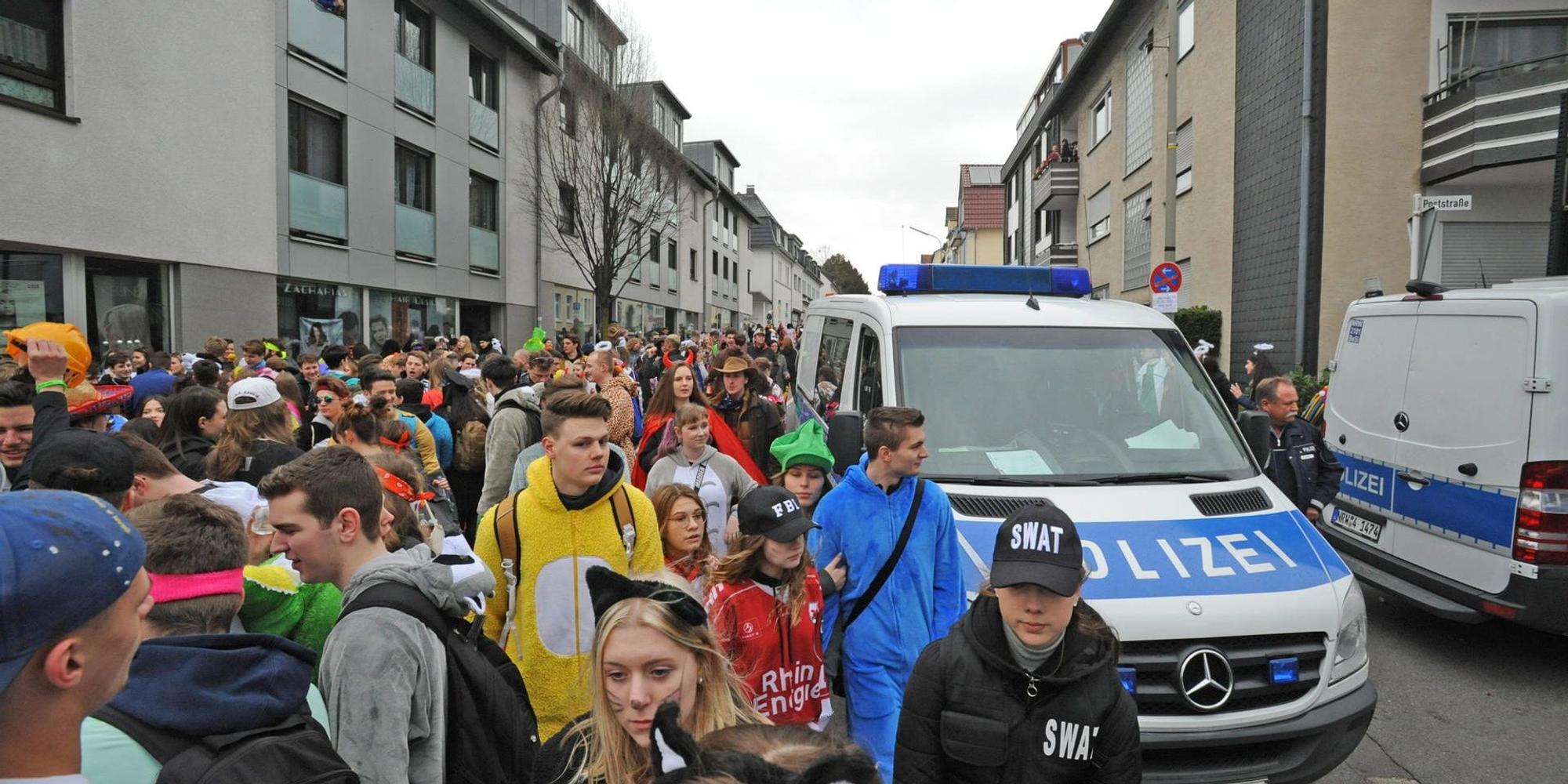 wu-bluetensamstagszug-polizei-bilanz_(8)