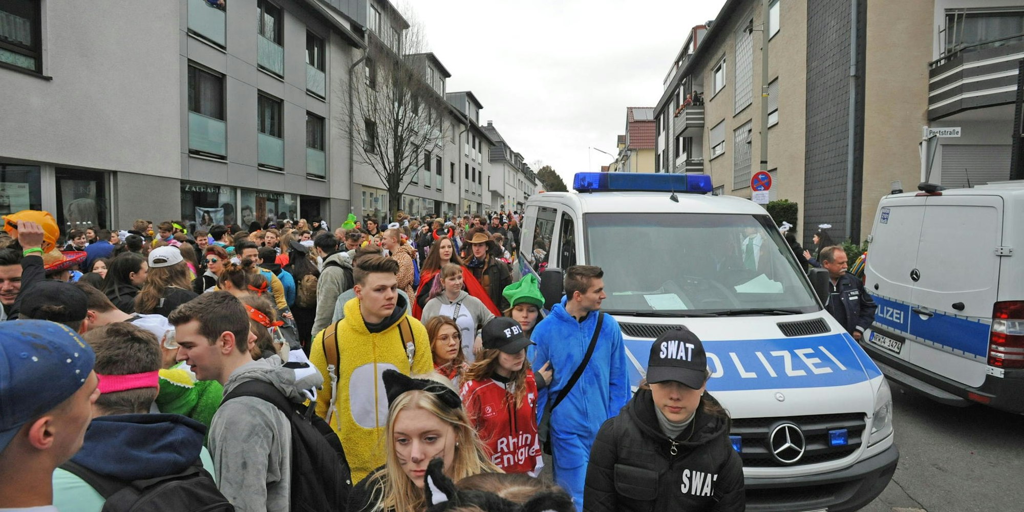 wu-bluetensamstagszug-polizei-bilanz_(8)