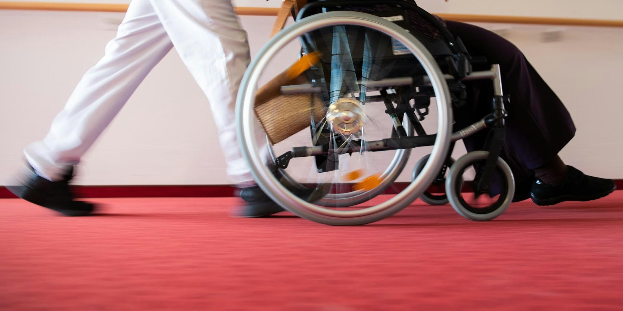 Rollstuhl Symbolbild