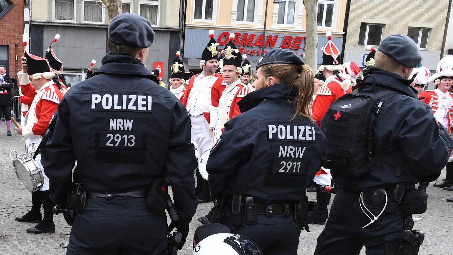 Polizisten im Karneval
