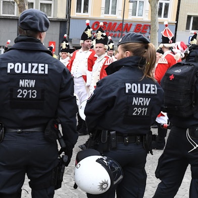 Polizisten im Karneval