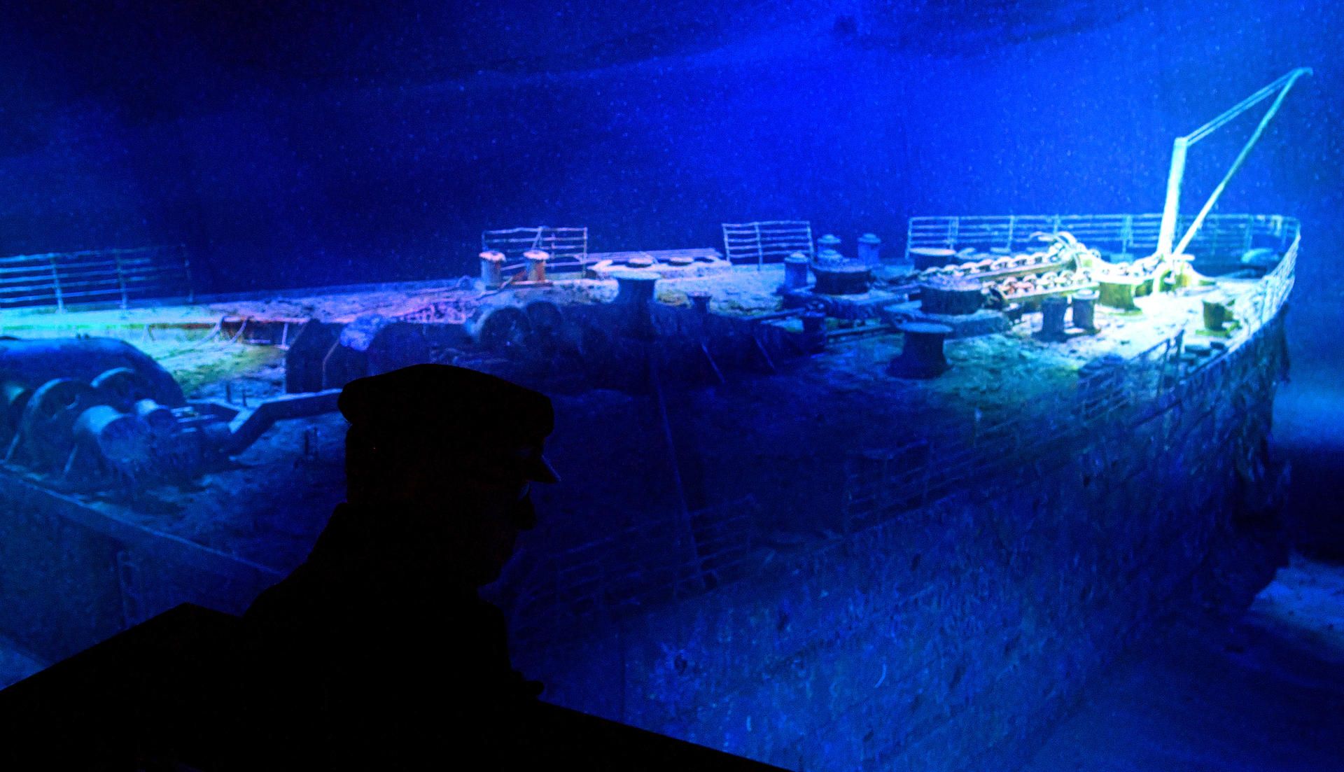 Titanic_sinkt_im_Pan_52305446