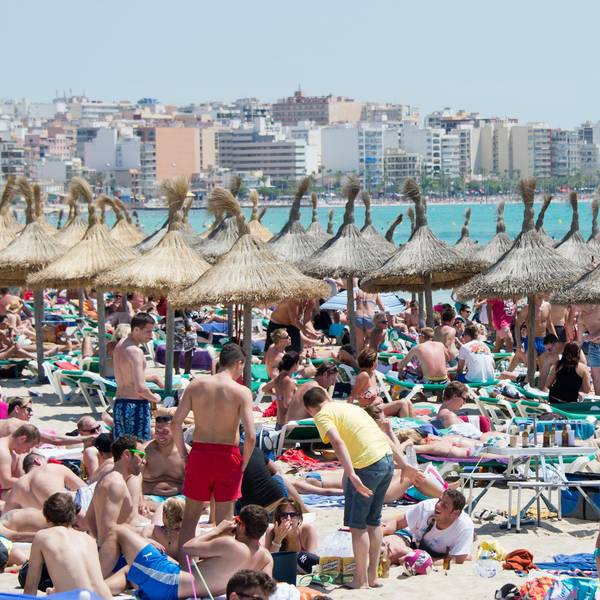 Mallorca Strand Touristen dpa