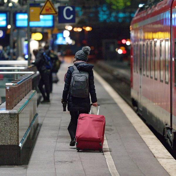 Pendlerin Verkehr Bahn Köln