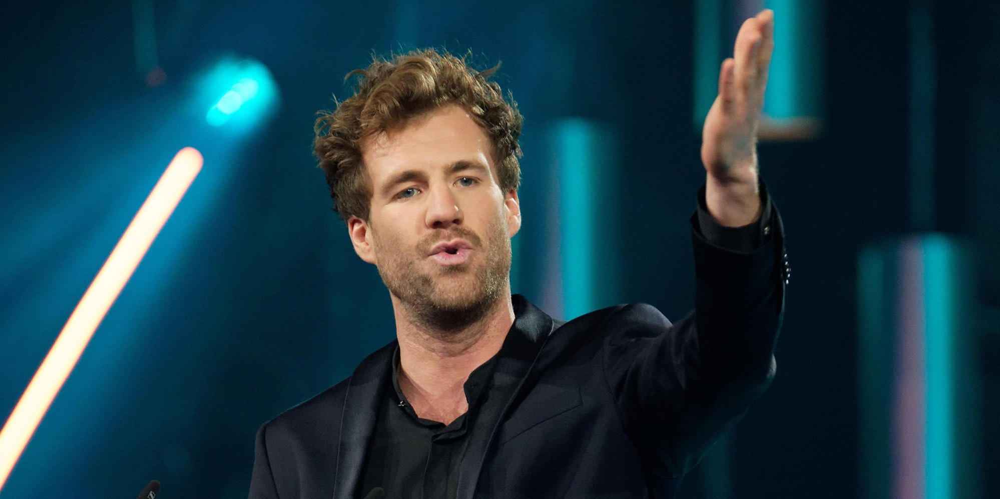 Luke Mockridge 280122