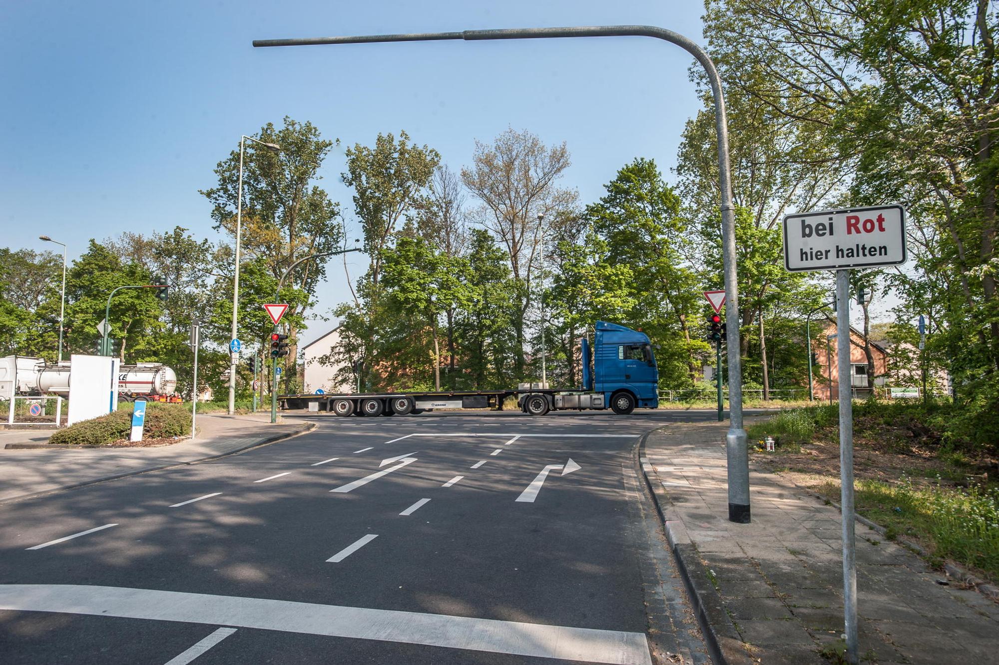leverkusen-unfall-stzelle_ALF_0430