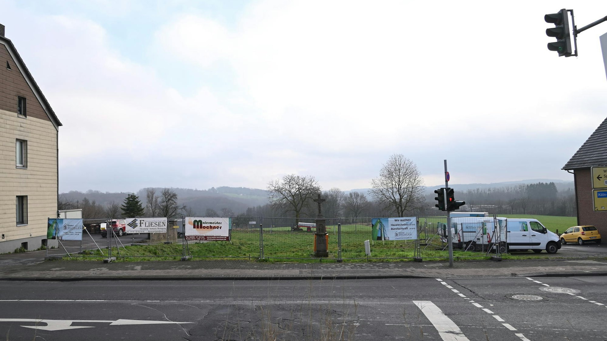 Das Foto zeigt die mögliche Zufahrt zum geplanten  Einzelhandelszentrum in Herkenrath.
