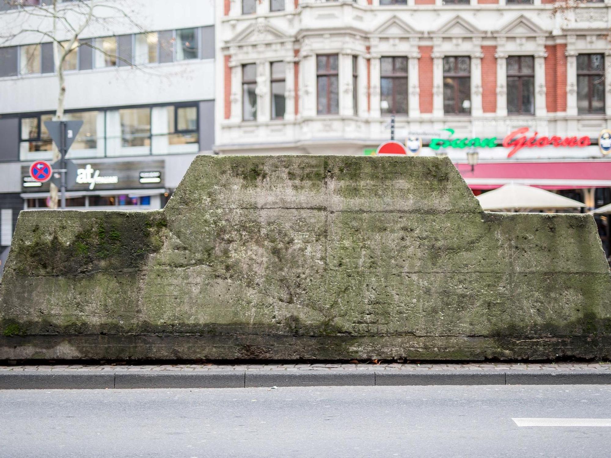 Kunstwerk ruhender Verkehr von Wolf Vostell