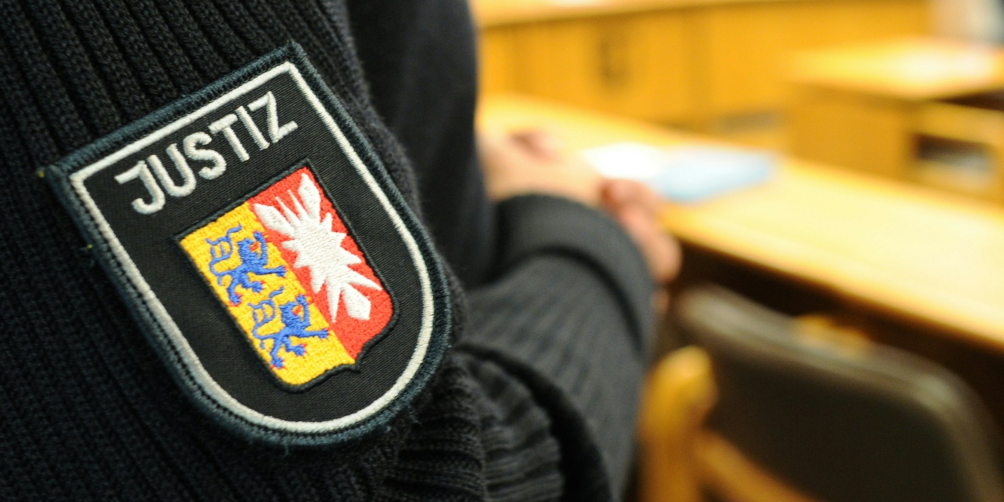 Justizbeamter im Gericht