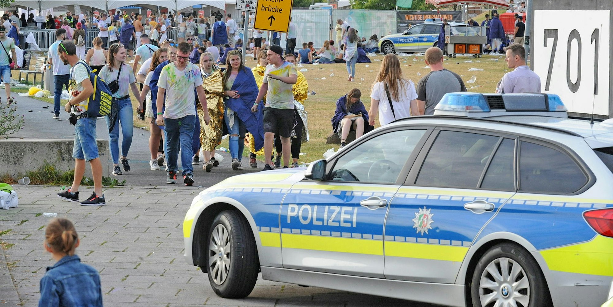 le-holi-festival_(5)